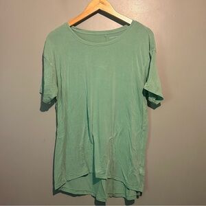 American Eagle  Scoop neck oversized tshirt